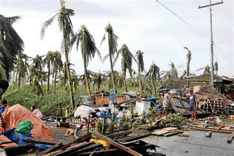 ‘Nina’ strongest typhoon to hit Bicol in 10 years .
